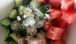 小厨娘美食记吃瓜爆料视频,揭秘网红美食背后的秘密，吃瓜群众纷纷围观